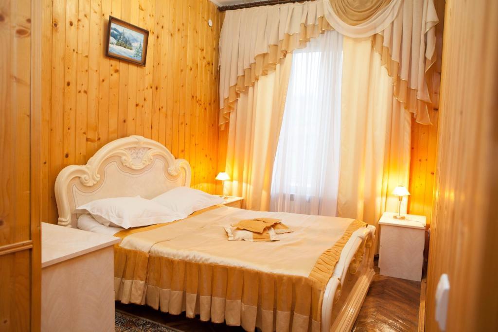 Ялинка Готель Vysjkiv Rom bilde
