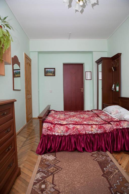 Ялинка Готель Vysjkiv Rom bilde