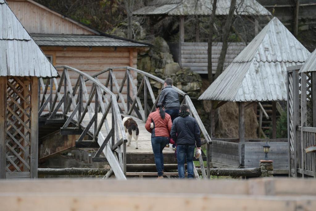 Ялинка Готель Vysjkiv Eksteriør bilde